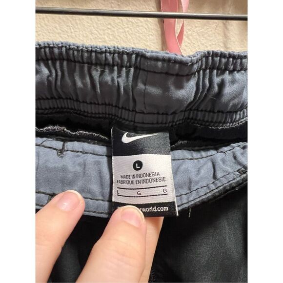 Nike Multi-Colored Swim Shorts Men’s Size Large - Picture 6 of 9